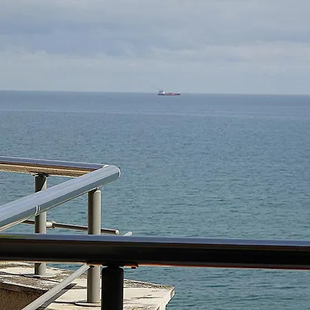 Seafront Im *