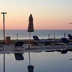 Seafront Im