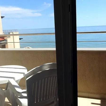 Seafront Im Apartamento